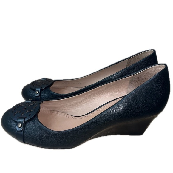 Tory Burch Women's Mini Miller Black Wedge Leather Logo Pump, Size 10M - Picture 4 of 12